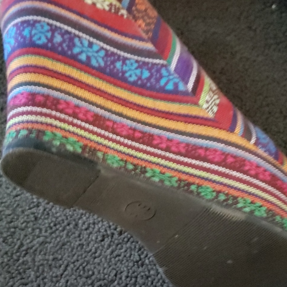 ***CLEARANCE*****SHOES - Picture 2 of 2